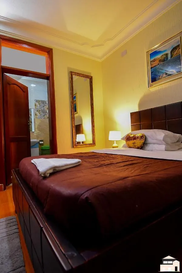 Elegant 2Bedroom Apartments Close To City Center Kampala 0*,